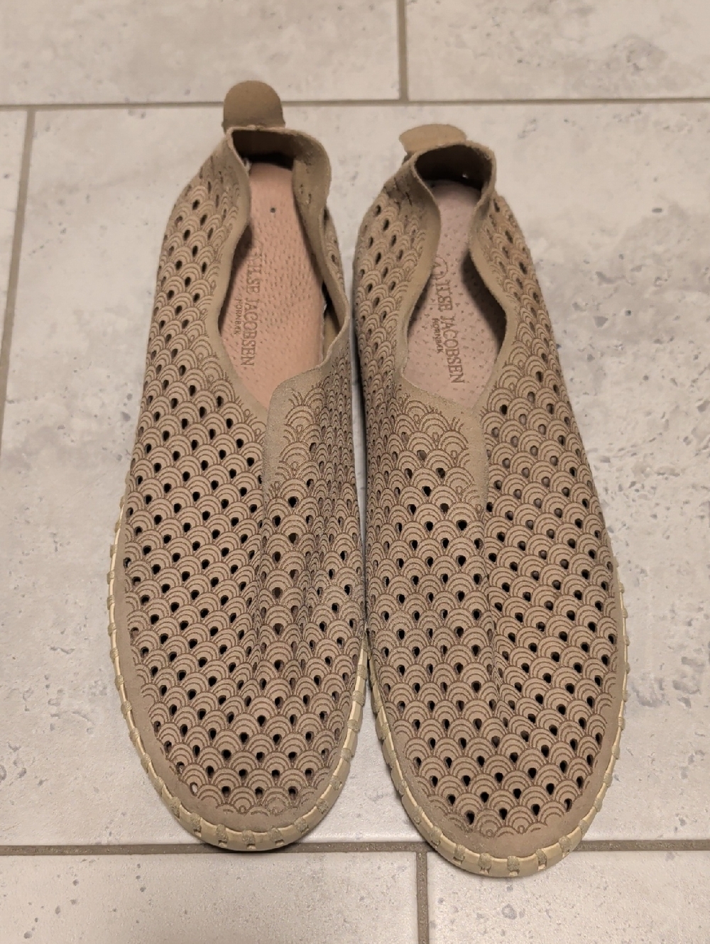 Isle Jacobsen Tulip Shoes Taupe - Size 41
